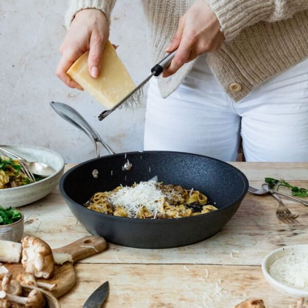 Eaziglide Neverstick3 28cm Non-Stick Frying Pan Ideal for Family Cooking and Frying